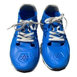 Men’s Crosskix Lace up water shoes size 11